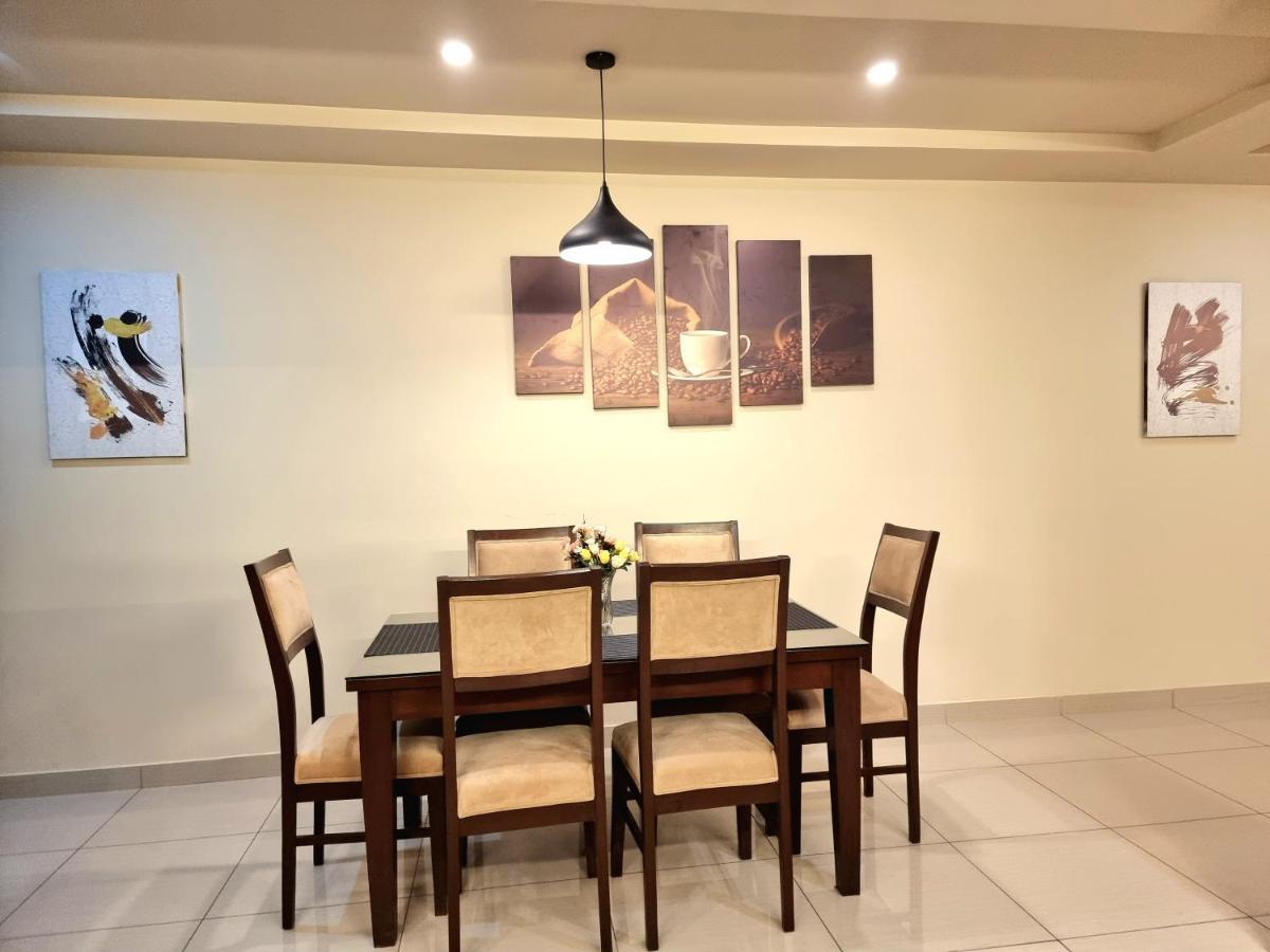 רוואלפינדי The Millenial Apartments & Suites Bahria Town מראה חיצוני תמונה