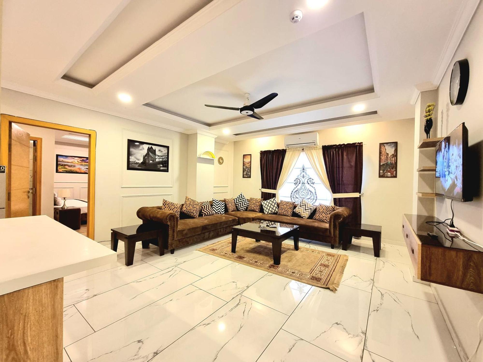 רוואלפינדי The Millenial Apartments & Suites Bahria Town חדר תמונה